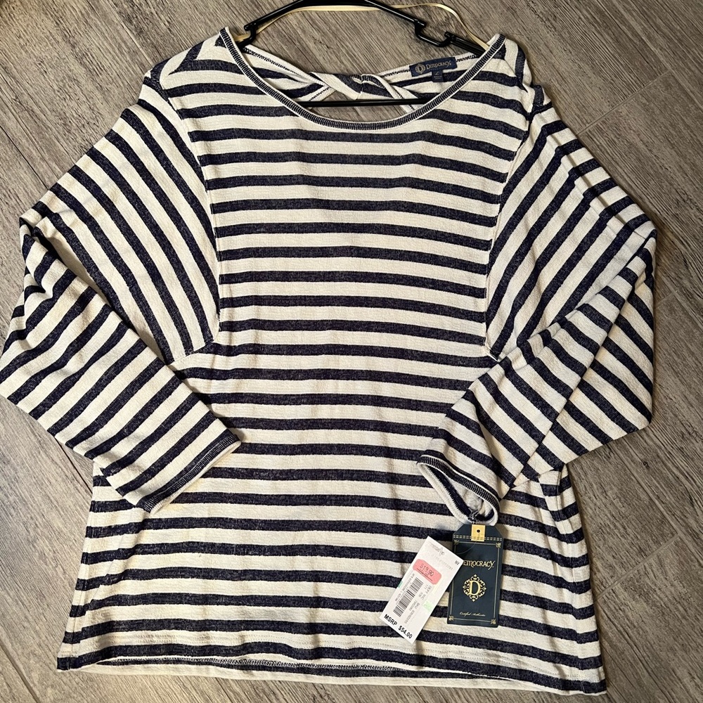 Stripped 1/4 length shirt
